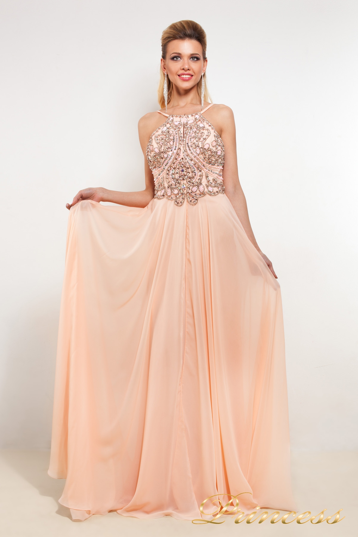 Нежно розовое вечернее платье